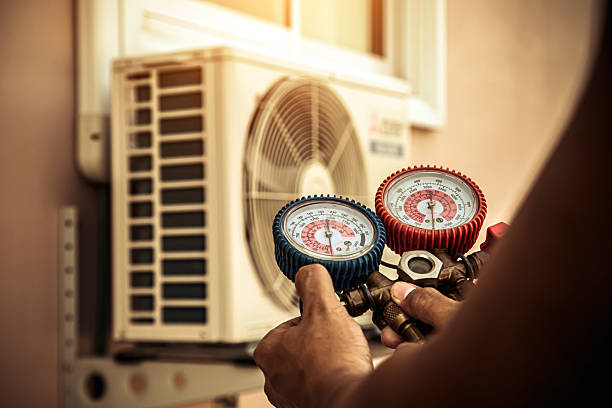 Professional Hvac Installation technician working in Unionville, IN